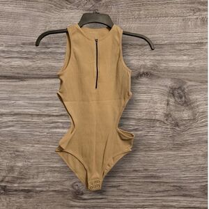 Uniik Stuff Women’s Ribbed Bodysuit Side Out